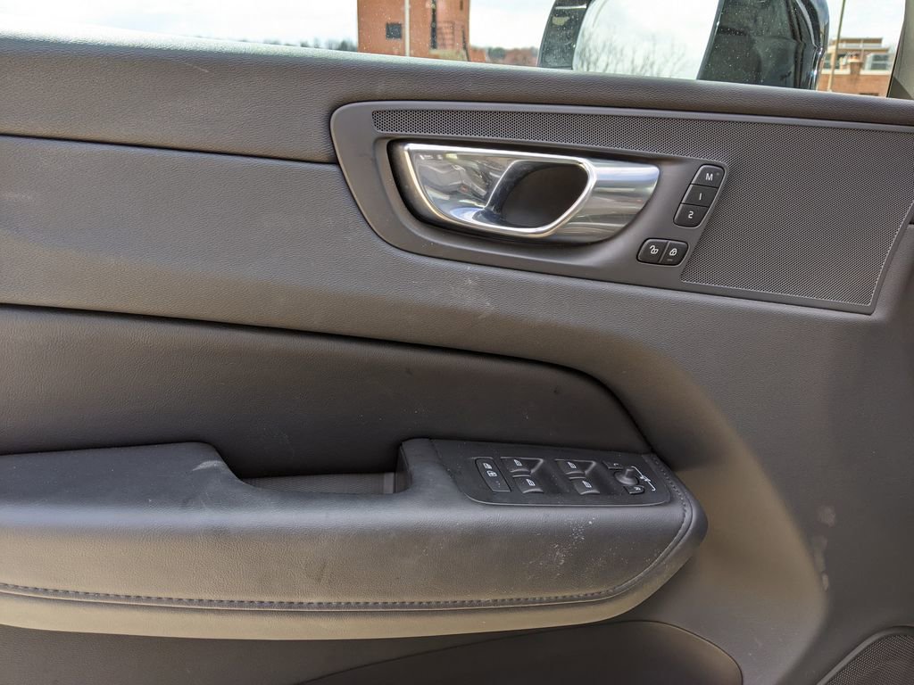 Certified 2023 Volvo XC60 B5 Plus w/ Climate Package image 10