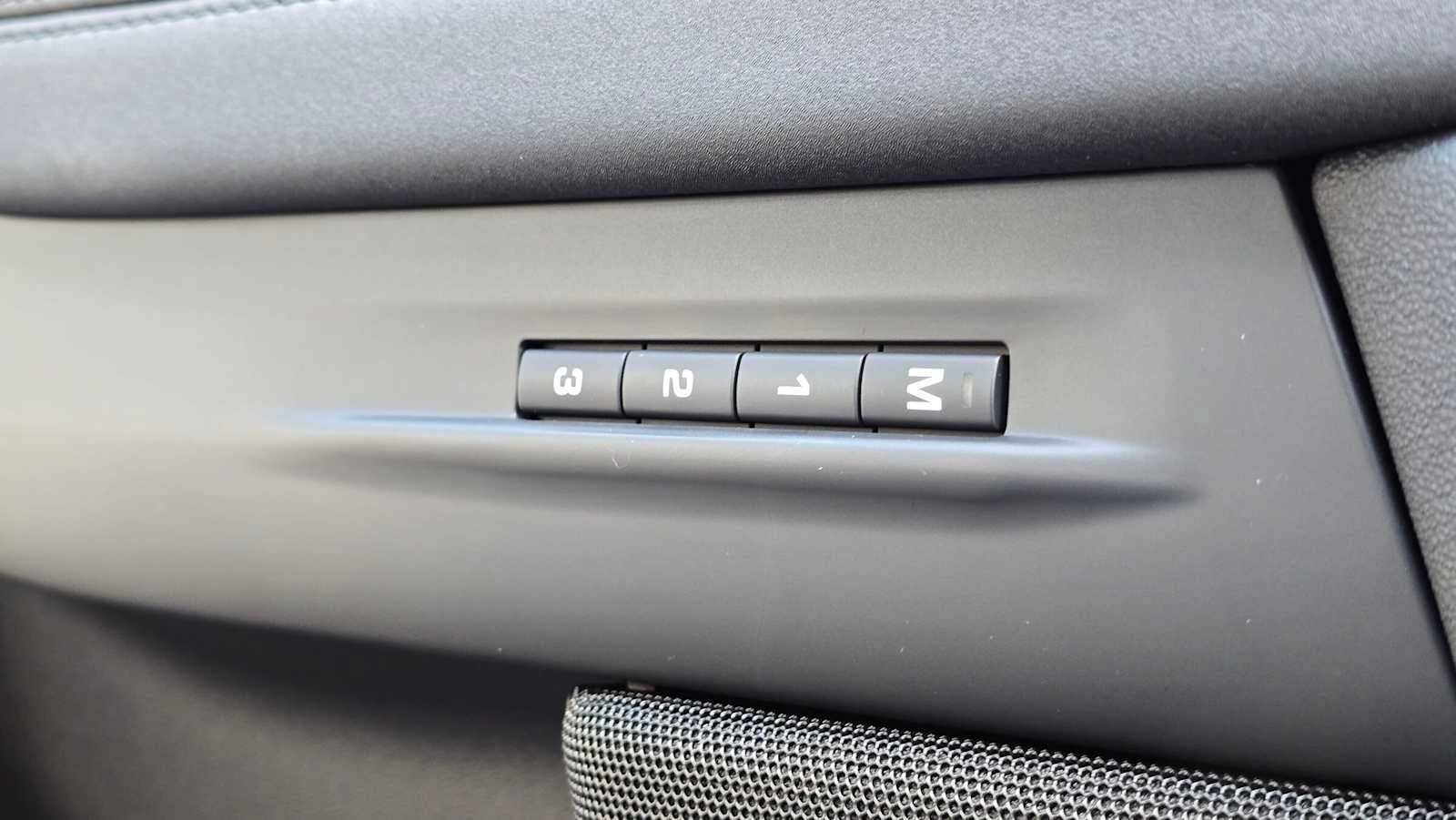 Used 2023 Land Rover Range Rover Evoque R-Dynamic SE AWD/4WD image 23