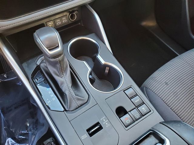 Used 2024 Toyota Highlander LE image 21