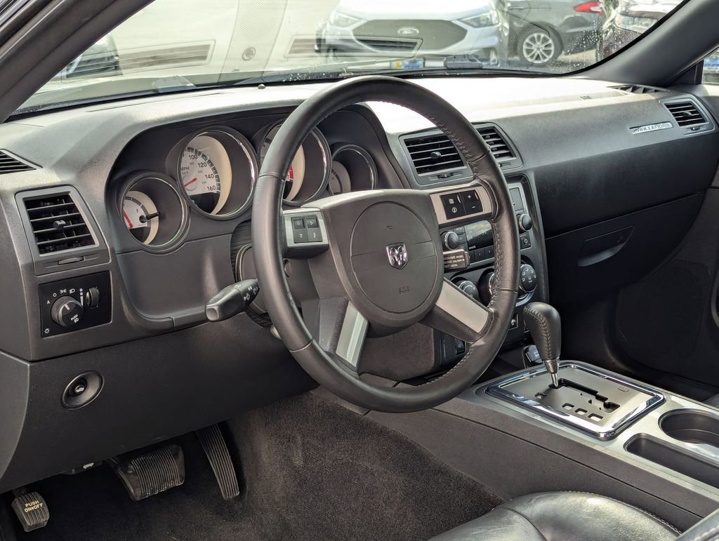 Used 2009 Dodge Challenger R/T RWD image 9
