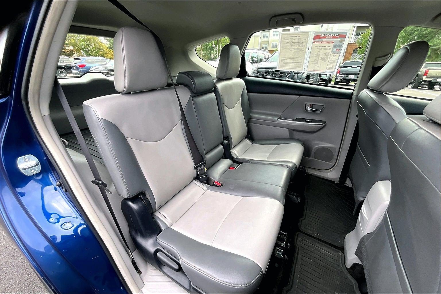 Used 2015 Toyota Prius V Four FWD image 24