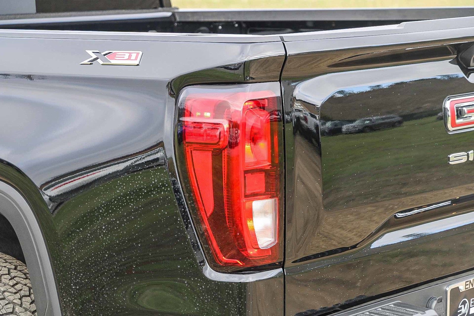 Used 2025 GMC Sierra 1500 Elevation w/ Preferred Package image 11