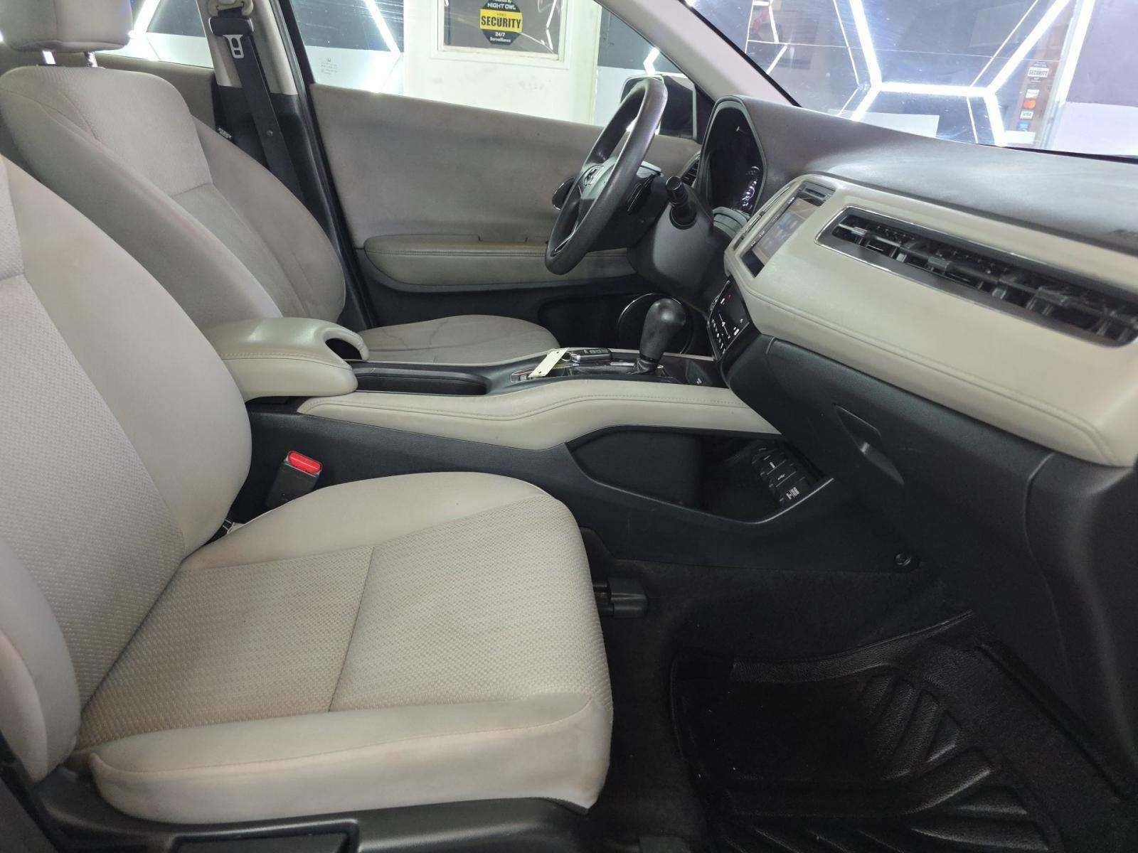Used 2017 Honda HR-V EX image 12
