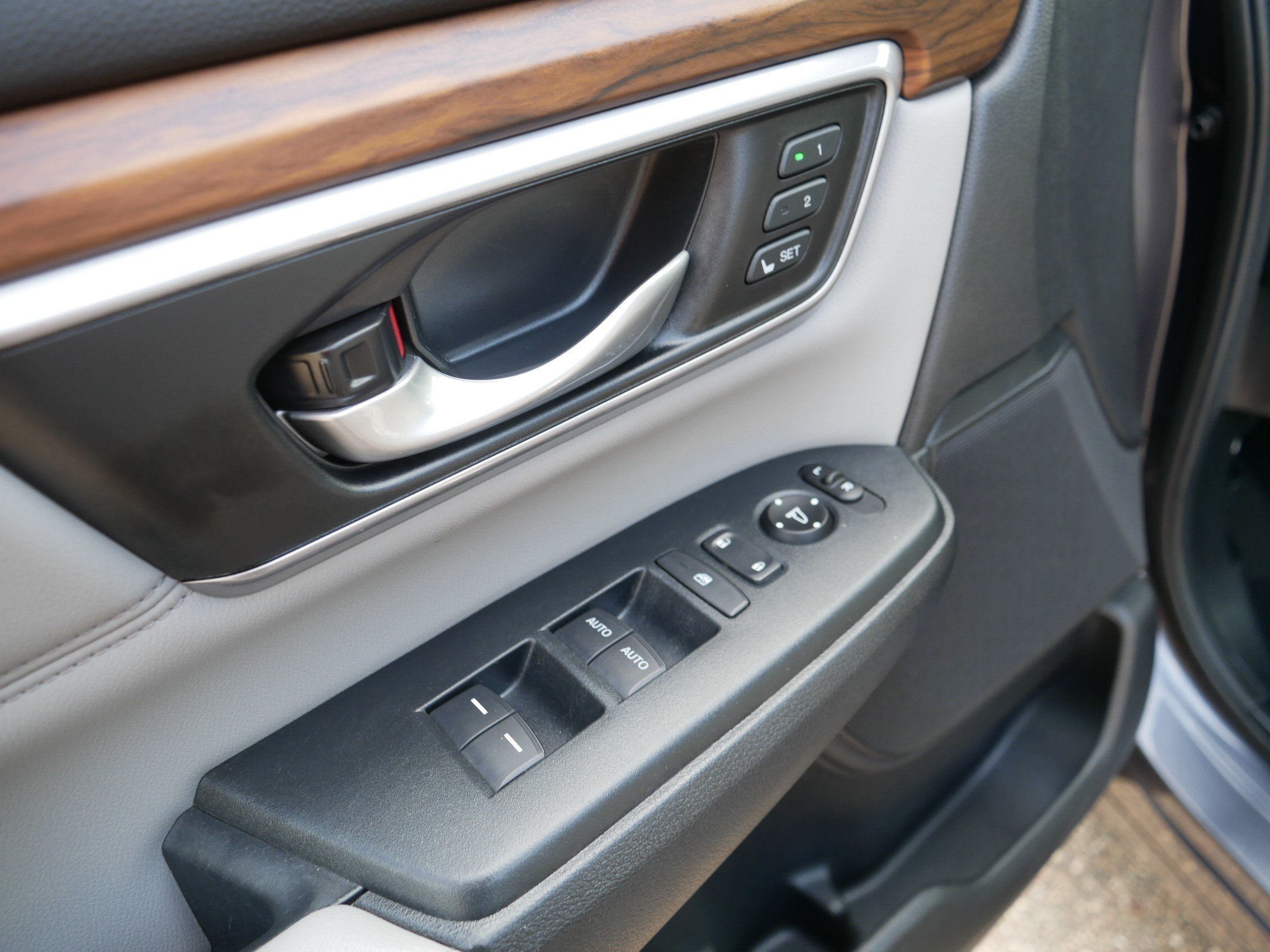 Used 2018 Honda CR-V EX-L image 19
