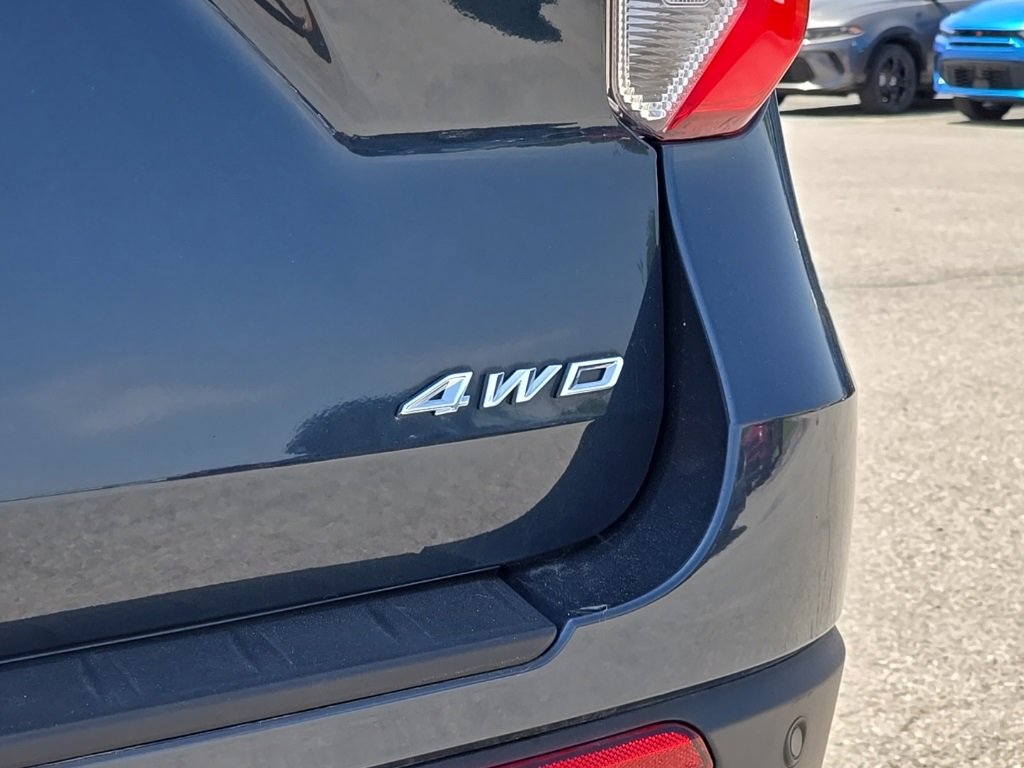 Used 2023 Ford Explorer XLT w/ Equipment Group 202A image 12