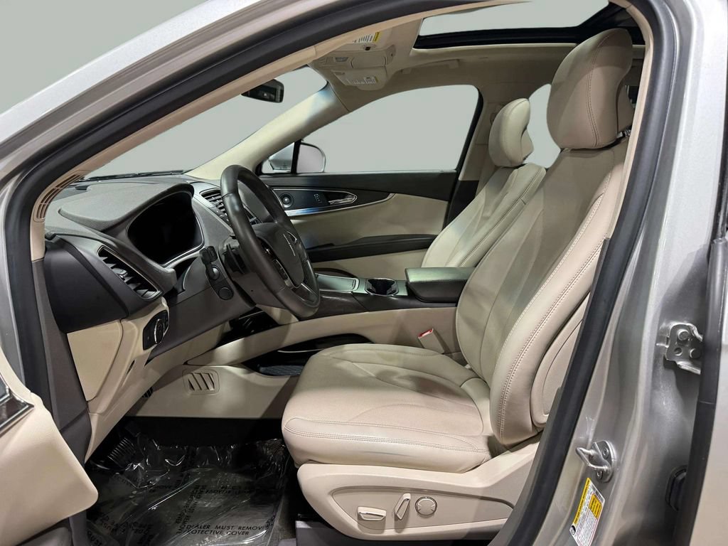 Certified 2019 Lincoln Nautilus Reserve w/ Class II Trailer Tow Package FWD image 5