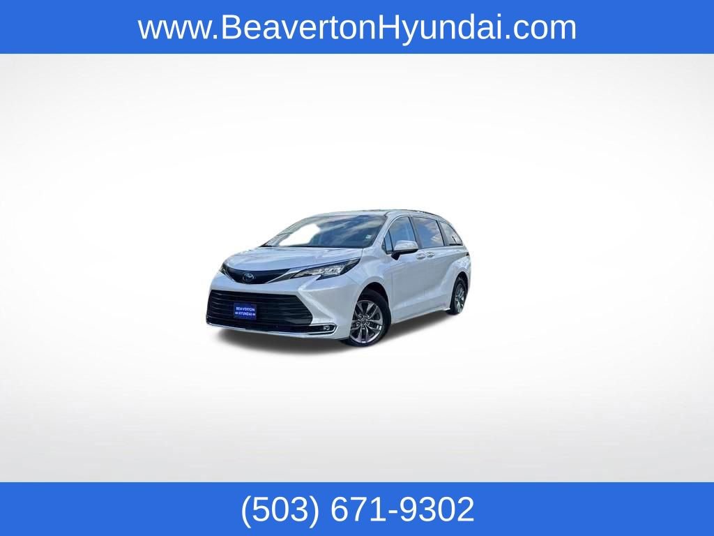 Used 2022 Toyota Sienna XLE