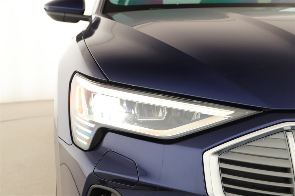 Certified 2022 Audi e-tron Premium image 34