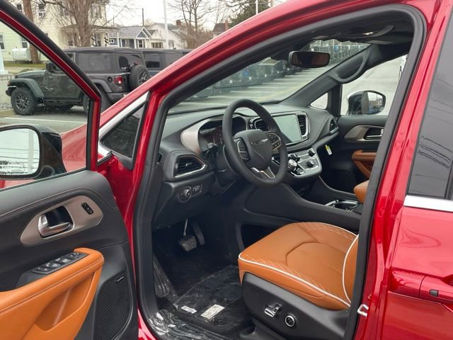 New 2026 Chrysler Pacifica Pinnacle AWD/4WD image 14