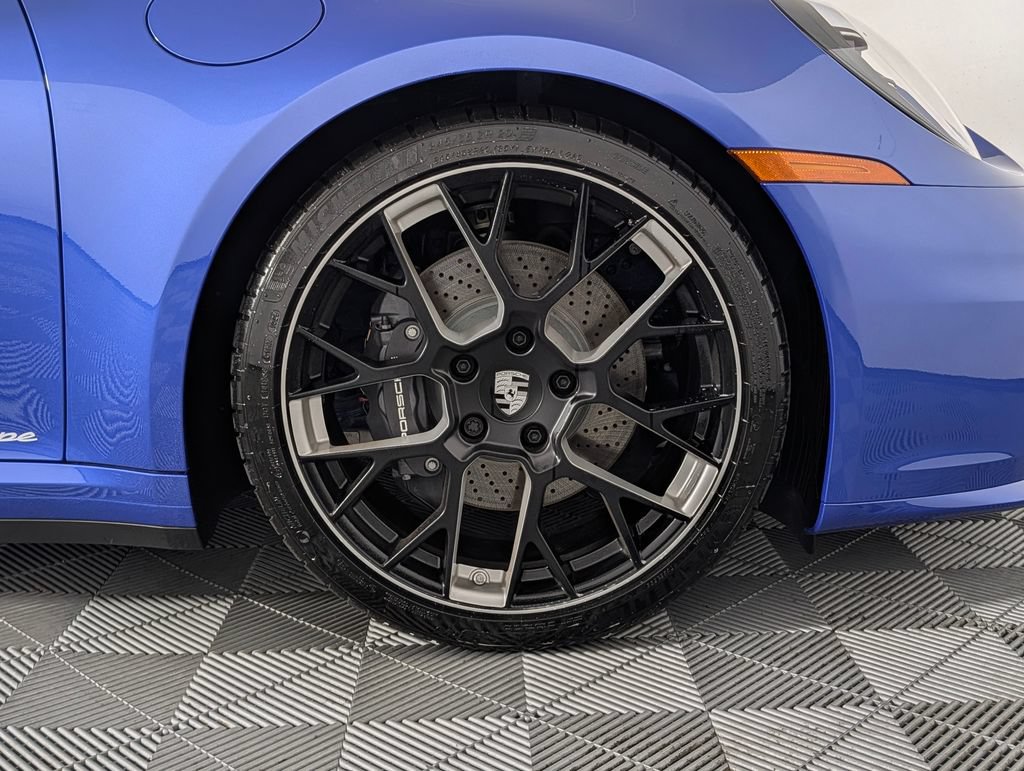 Used 2026 Porsche 911 Carrera T RWD image 14