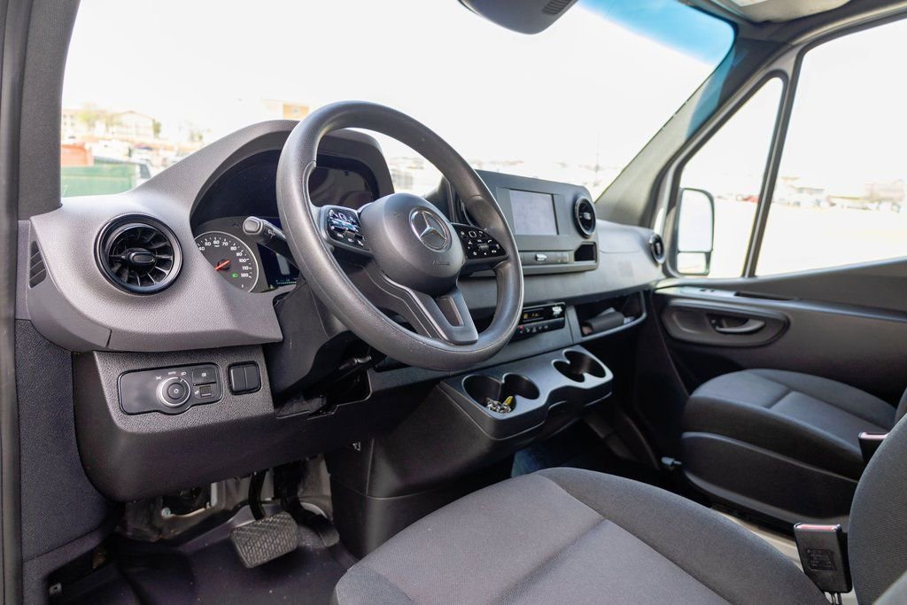 Used 2024 Mercedes-Benz Sprinter 2500 w/ Acoustic Package image 9