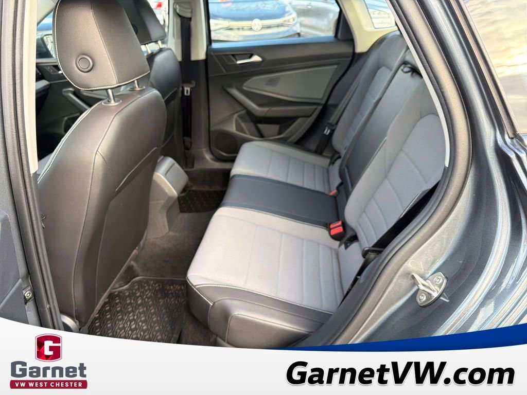 Certified 2025 Volkswagen Jetta SE image 27