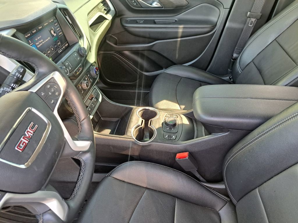 Used 2023 GMC Terrain SLT w/ Elevation Edition image 18