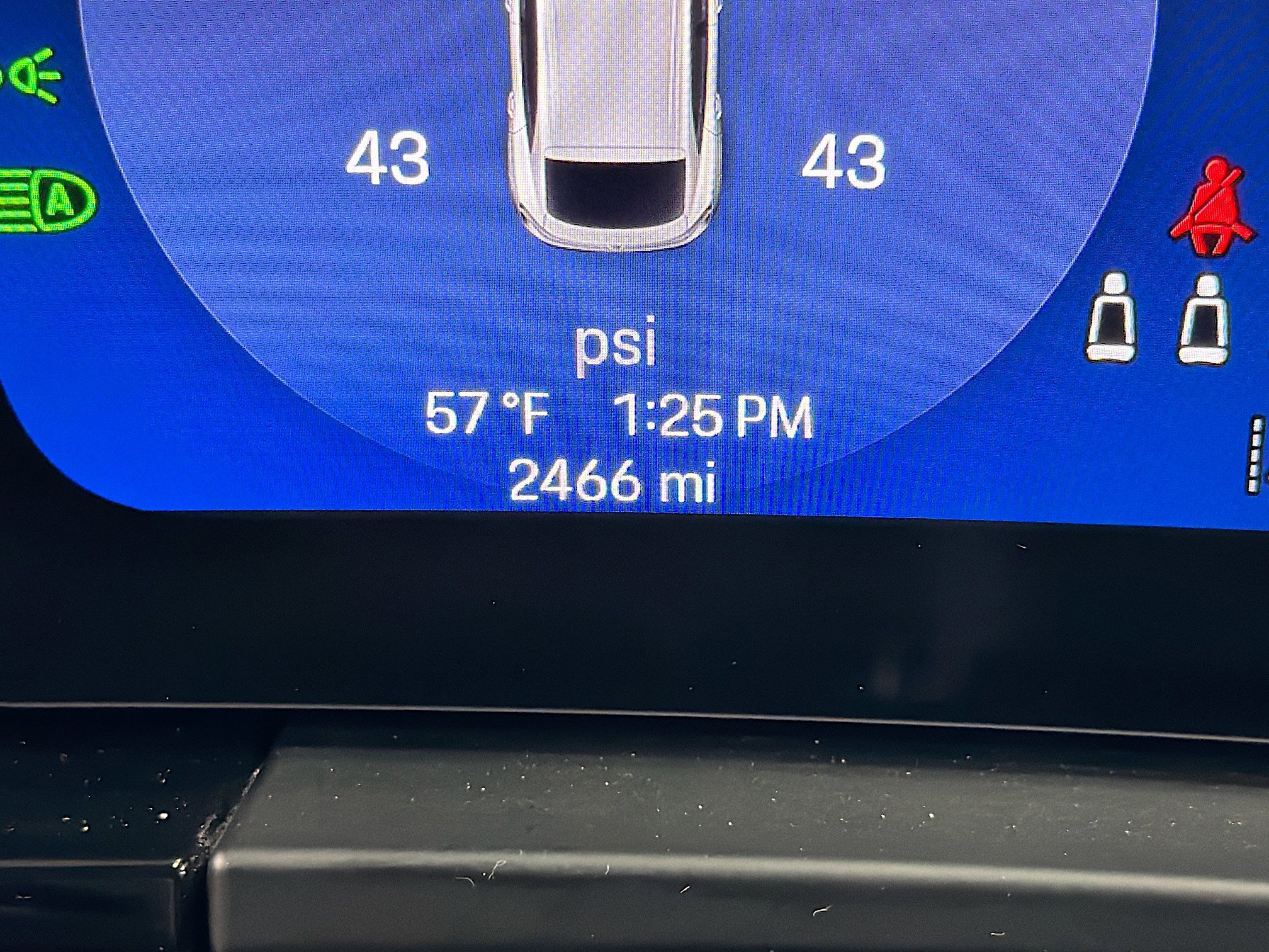 Certified 2025 Porsche Macan 4S Electric image 40