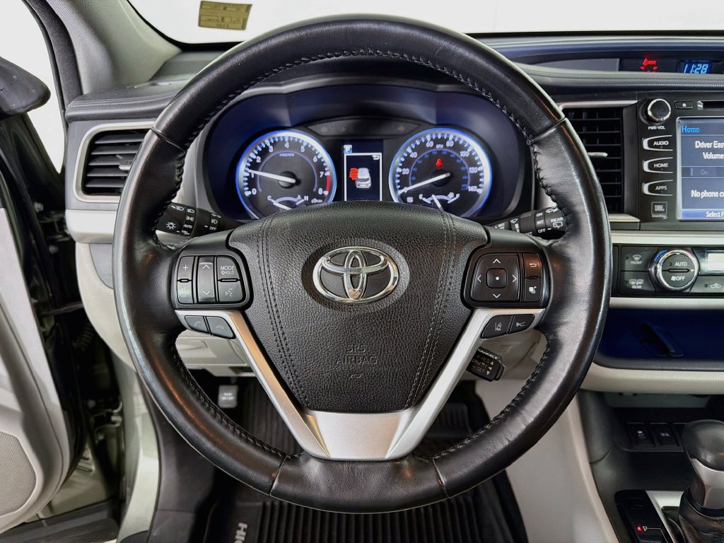 Used 2018 Toyota Highlander Limited AWD/4WD image 13