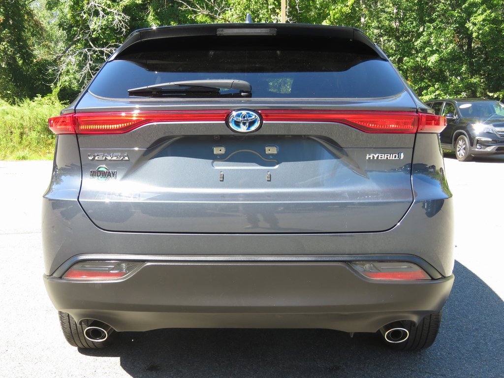 Used 2022 Toyota Venza LE image 7