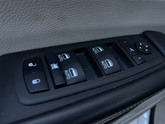 Used 2023 Chrysler Pacifica Limited image 14