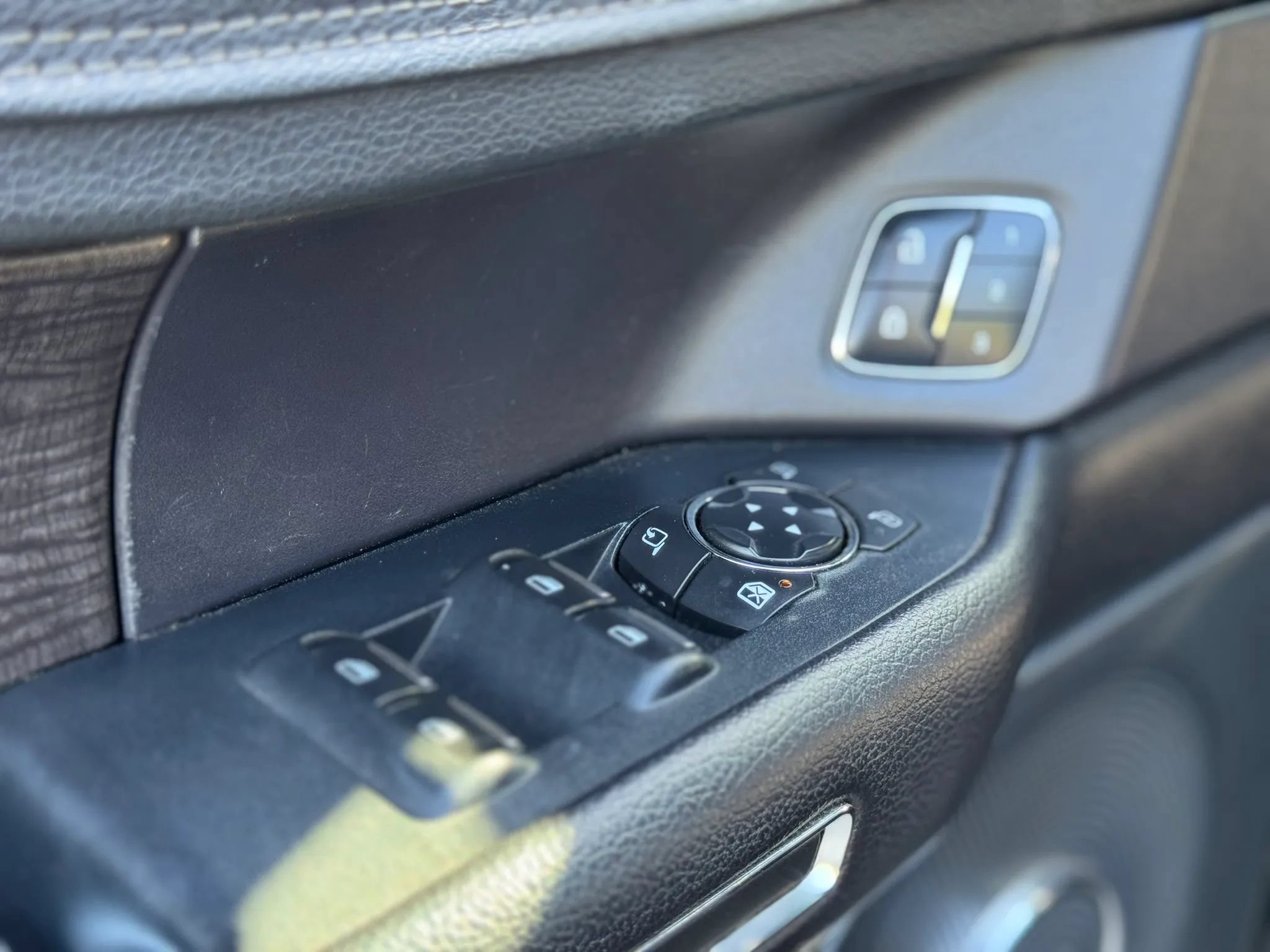 Used 2018 Ford Expedition Limited RWD image 11