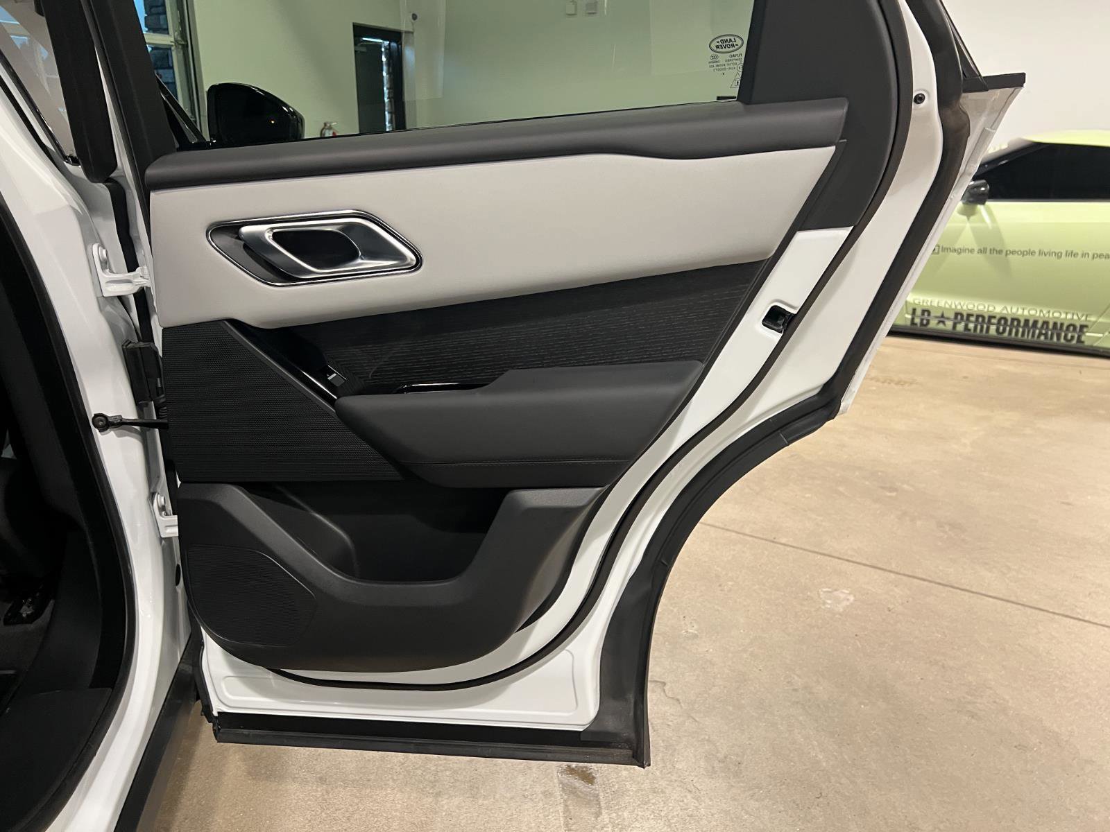 Used 2026 Land Rover Range Rover Velar Dynamic SE image 35