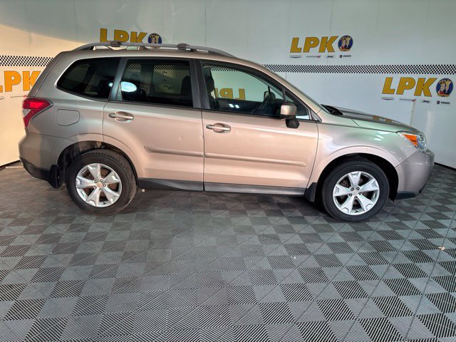 Used 2016 Subaru Forester 2.5i Premium w/ All-Weather Package AWD/4WD image 2