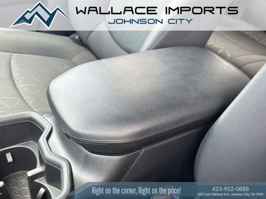 Used 2023 Toyota RAV4 XLE AWD/4WD image 19