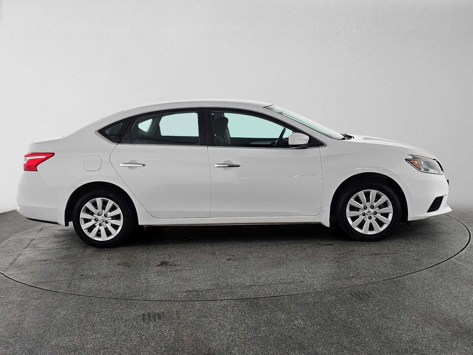 Used 2019 Nissan Sentra S FWD image 2