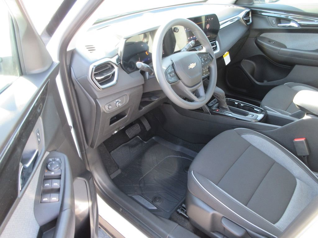 New 2026 Chevrolet TrailBlazer LT w/ LPO, Blackout Package FWD image 12