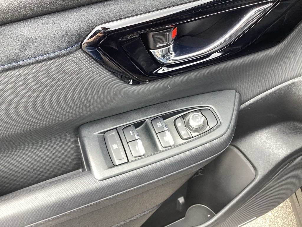 Used 2025 Subaru Forester Limited AWD/4WD image 11