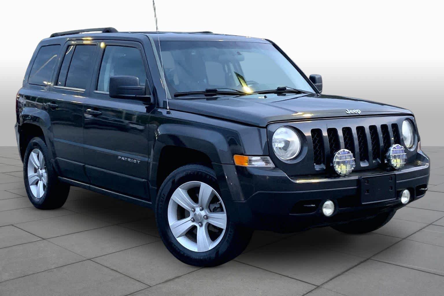 Used 2011 Jeep Patriot Latitude AWD/4WD image 2