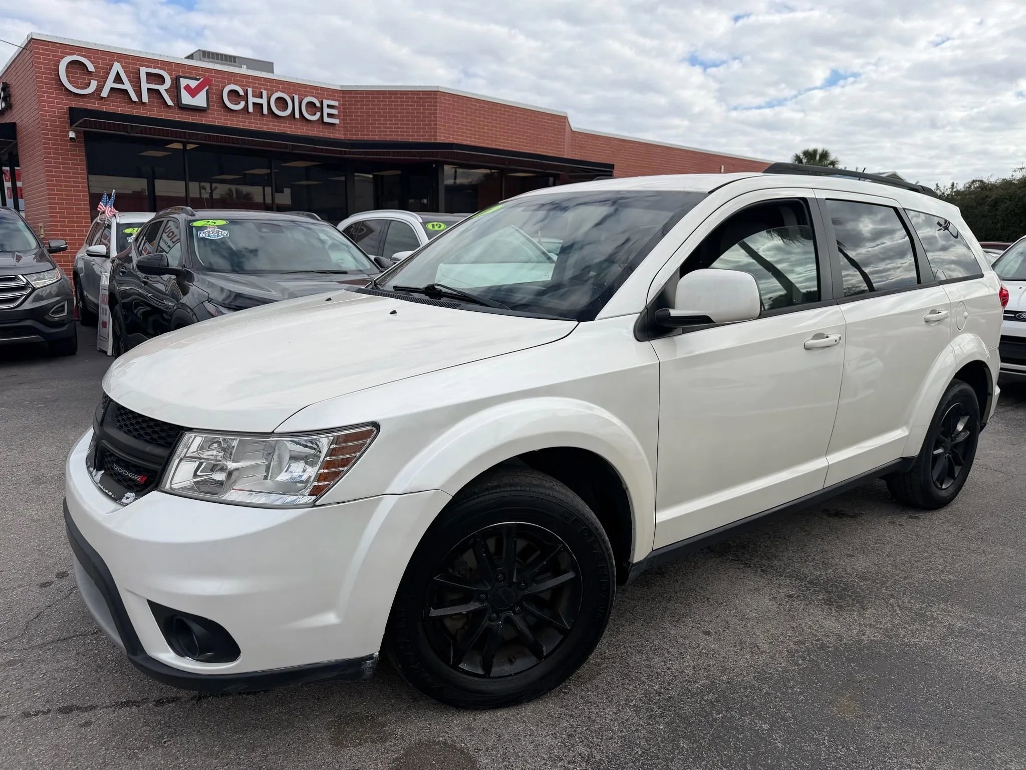 Used 2016 Dodge Journey SXT w/ Comfort/Convenience Group image 1