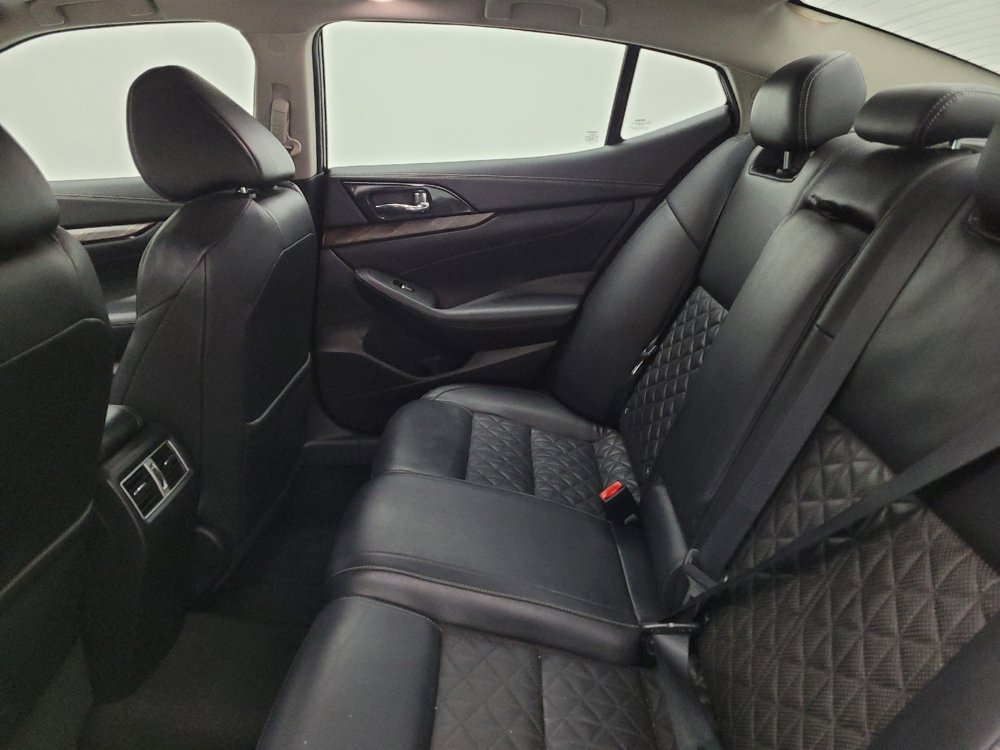 Used 2016 Nissan Maxima Platinum FWD image 18