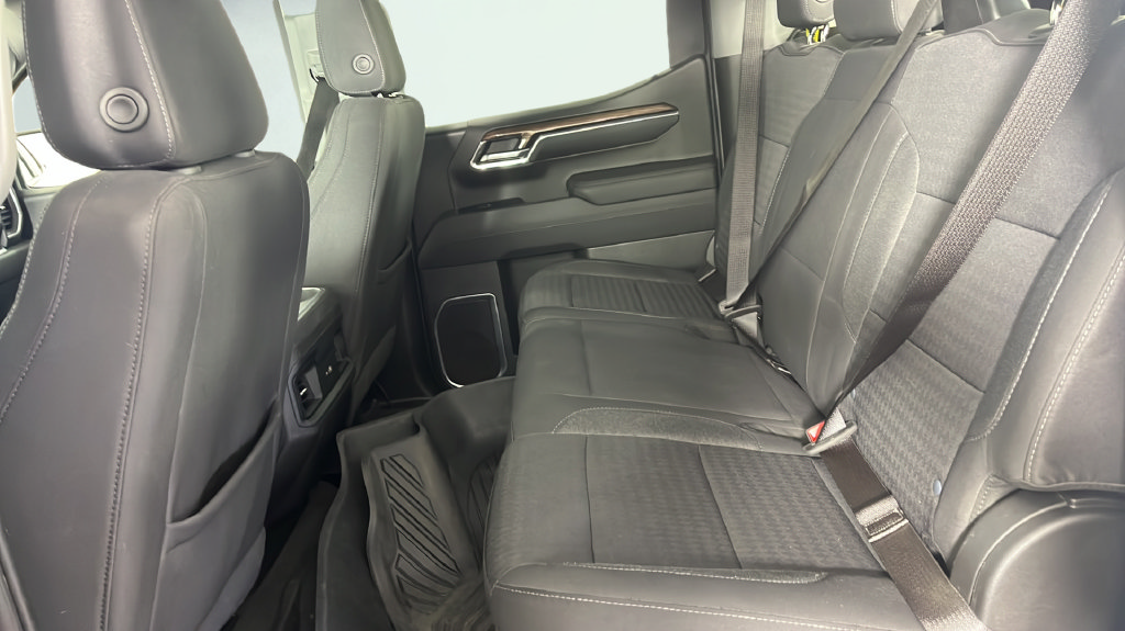 Used 2023 Chevrolet Silverado 1500 RST AWD/4WD image 18