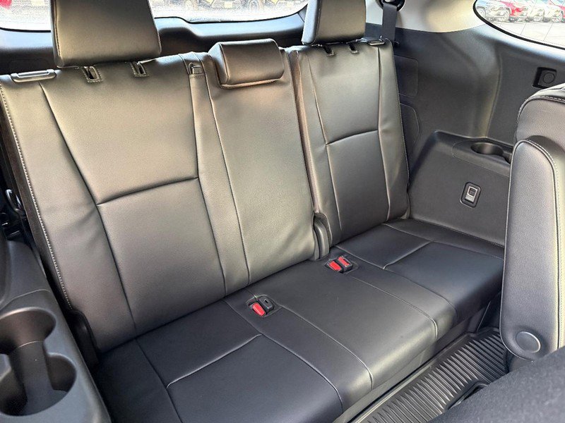 New 2026 Toyota Highlander Limited image 6