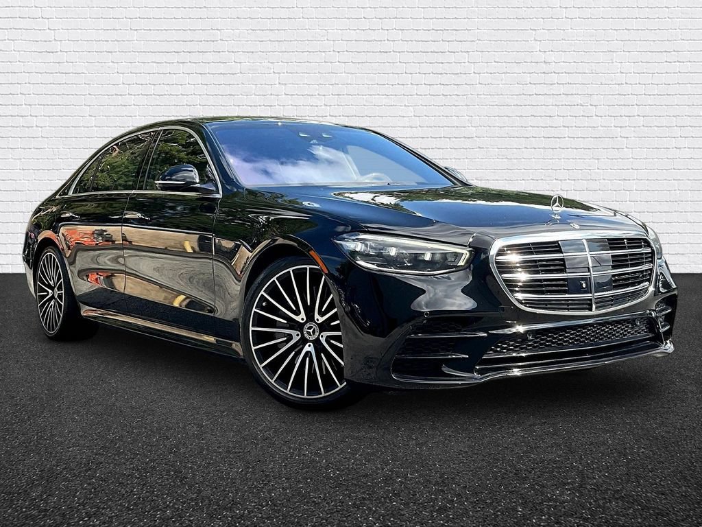 Used 2022 Mercedes-Benz S 500 4MATIC w/ AMG Line Package image 3