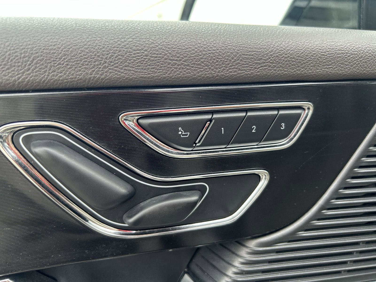 Used 2021 Lincoln Corsair FWD image 12