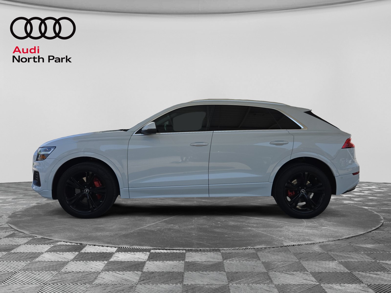 Used 2022 Audi Q8 Premium Plus AWD/4WD image 2