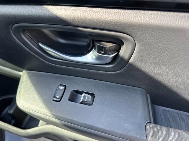 Used 2025 Honda Pilot Sport image 18