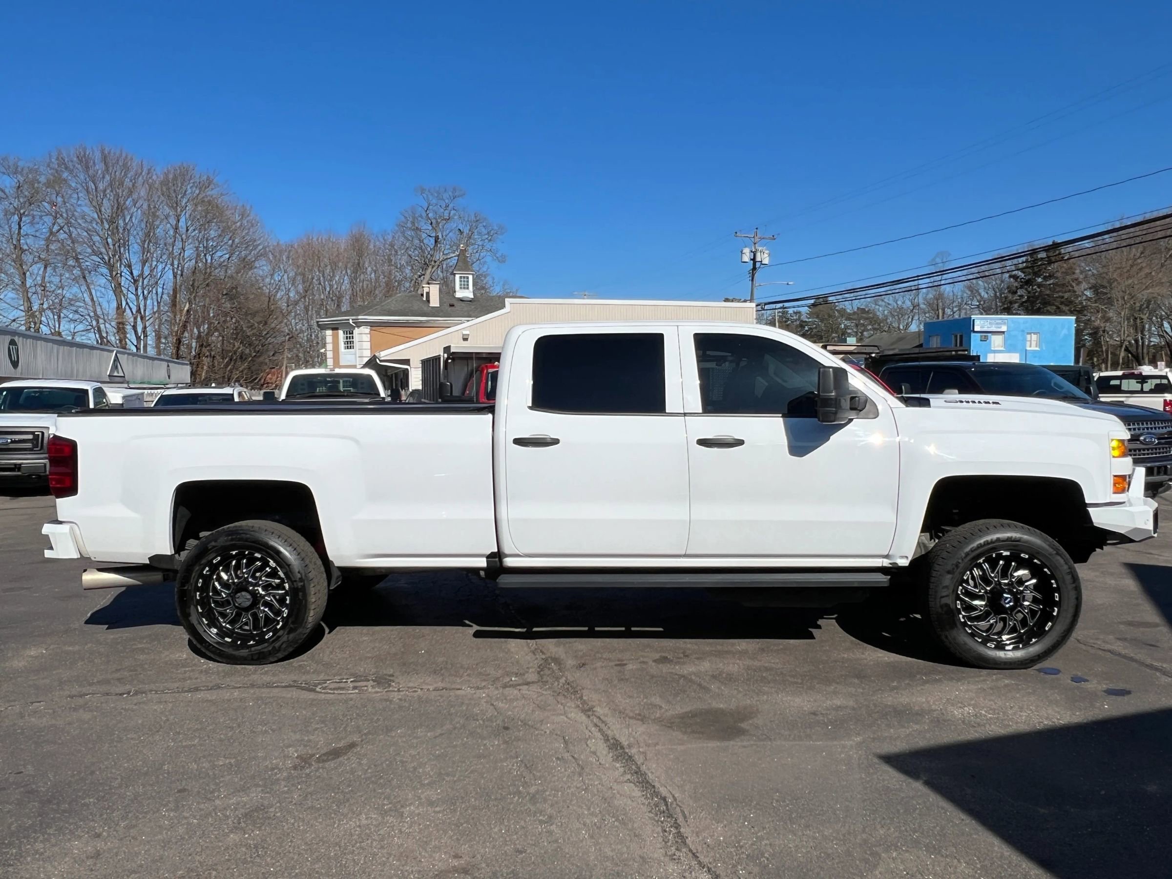Used 2019 Chevrolet Silverado 2500 LT w/ Custom Sport Edition image 8
