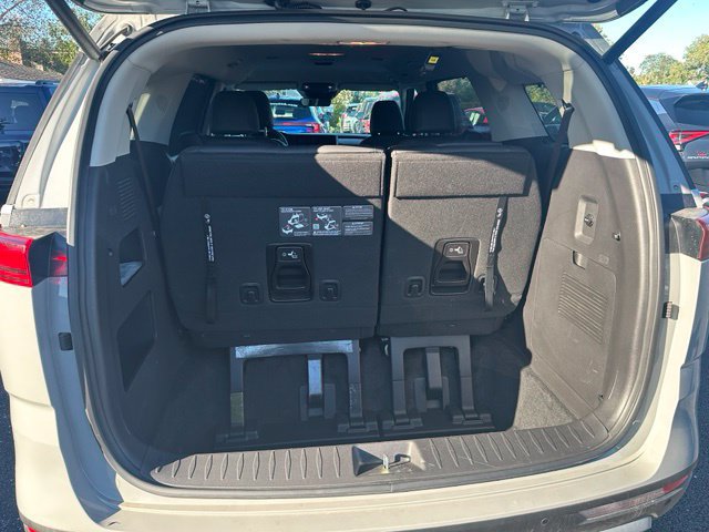 Used 2024 Kia Carnival EX FWD image 8
