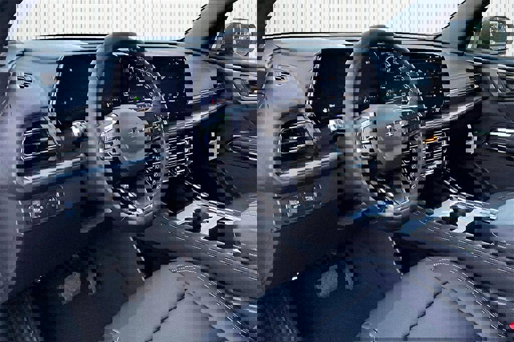 New 2026 Chevrolet Traverse LT w/ Midnight/Sport Edition image 3