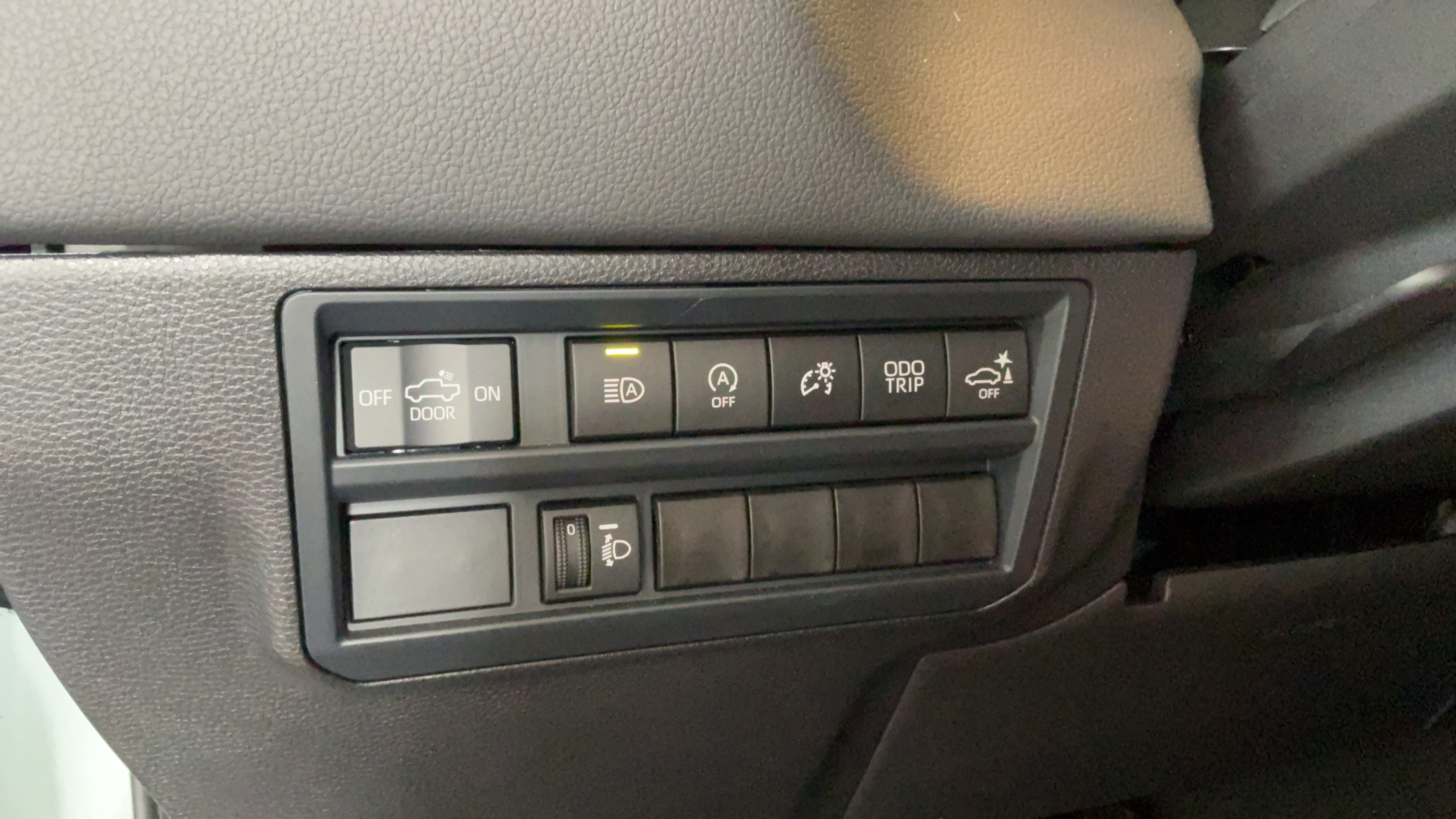 Certified 2025 Toyota Tundra Limited AWD/4WD image 19