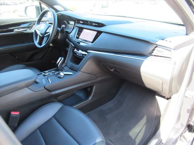 Certified 2025 Cadillac XT5 Premium Luxury FWD image 12