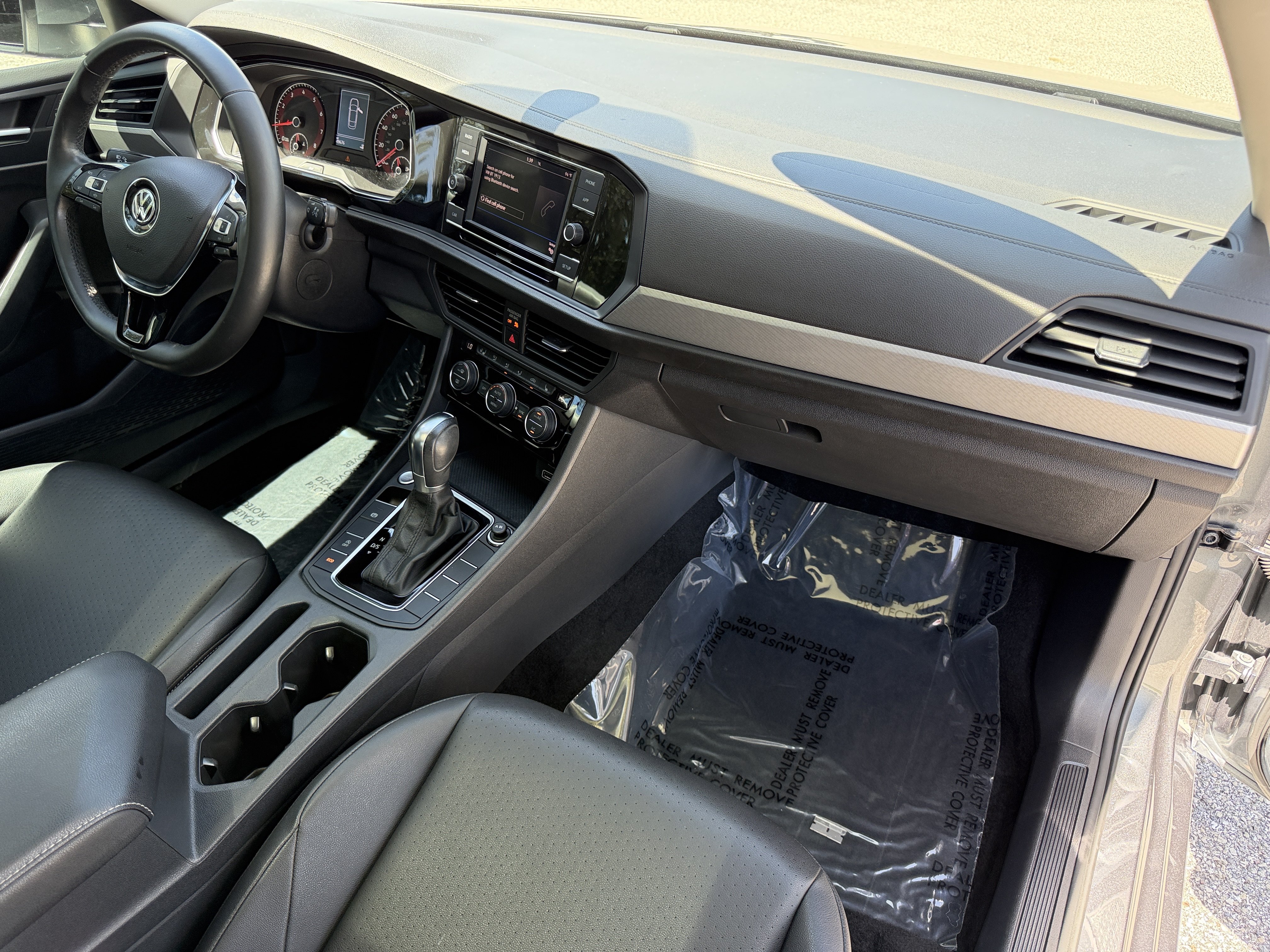 Used 2019 Volkswagen Jetta SE w/ Cold Weather Package FWD image 12