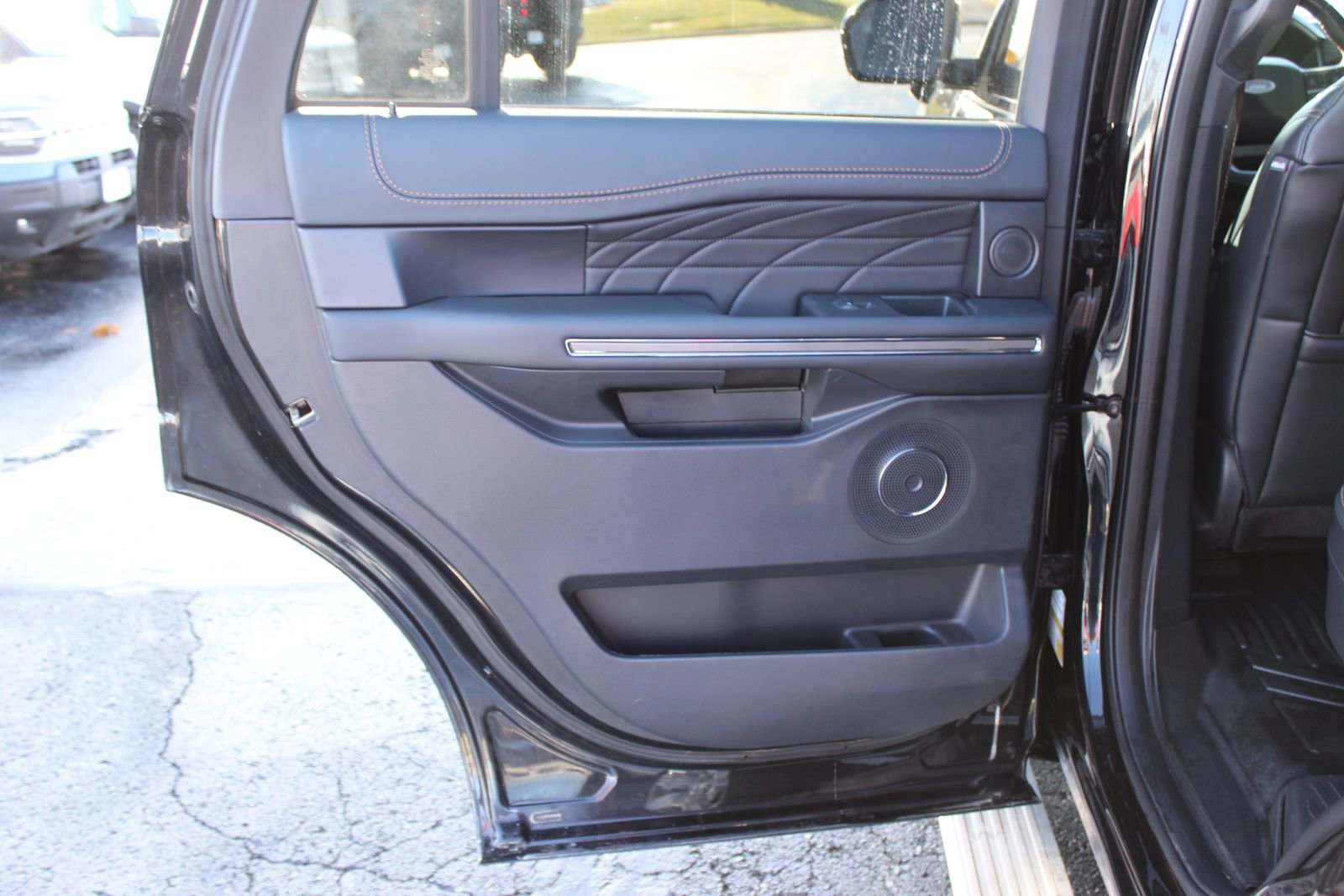 Used 2023 Ford Expedition Platinum image 21