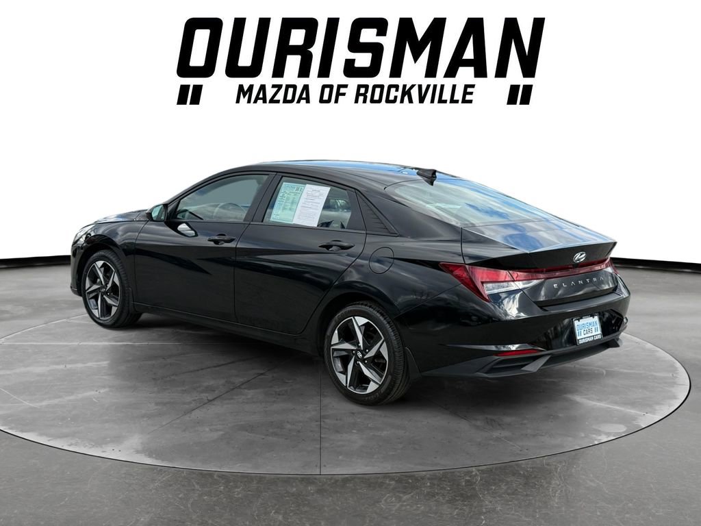Used 2023 Hyundai Elantra SEL w/ Convenience Package image 4