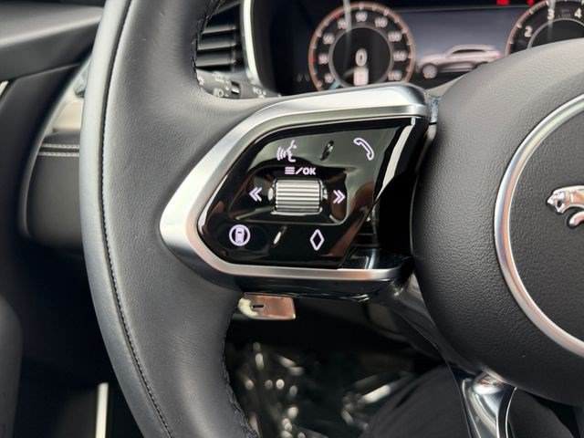 Used 2025 Jaguar F-PACE R-Dynamic S AWD/4WD image 27