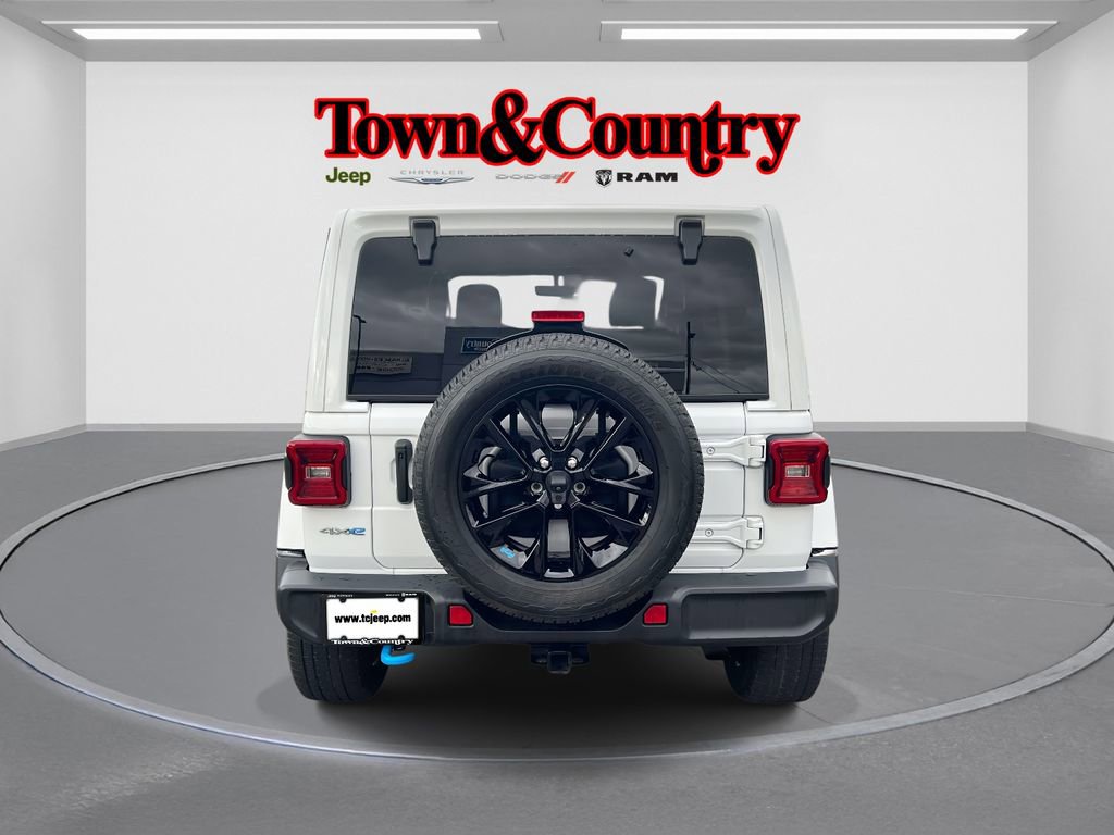 Used 2023 Jeep Wrangler Unlimited Sahara w/ Cold Weather Group image 6