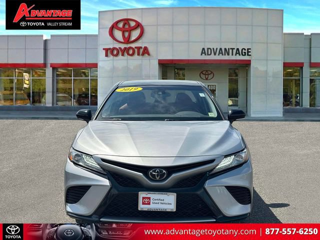 Used 2019 Toyota Camry XSE FWD image 2