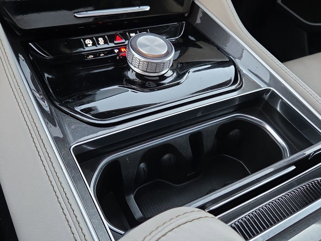 Used 2023 Jeep Wagoneer 2WD w/ Premium Group I image 21