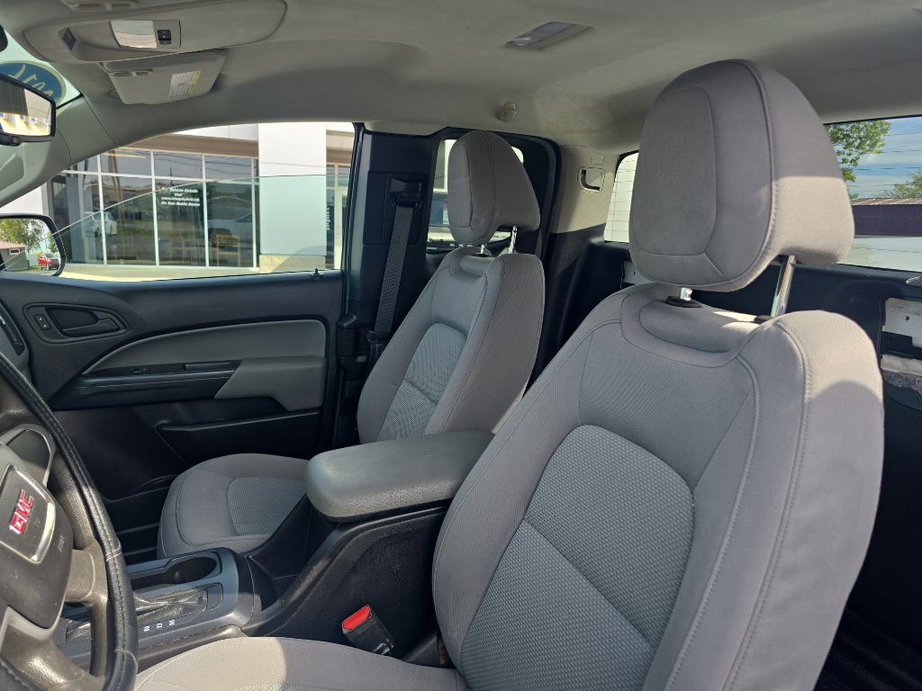 Used 2016 GMC Canyon 4x4 Extended Cab w/ Convenience Package image 9